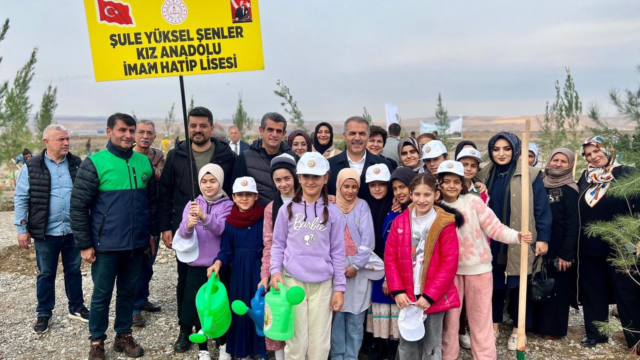 Milli Ağaçlandırma Günü'nde Batman'a binlerce fidan