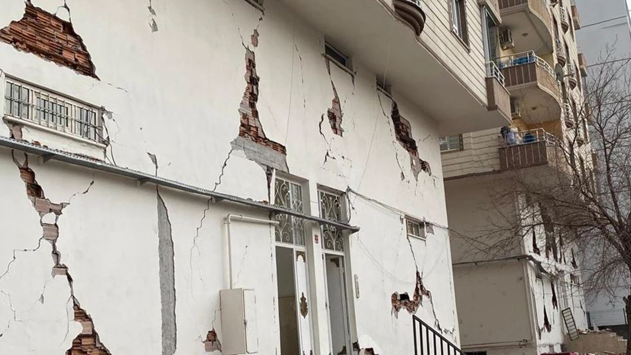 DEPREM HASAR LİSTELERİ ASKIYA ÇIKARILDI