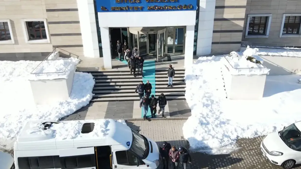 Bitlis'te düzensiz göçmen kaçakçılığı operasyonu