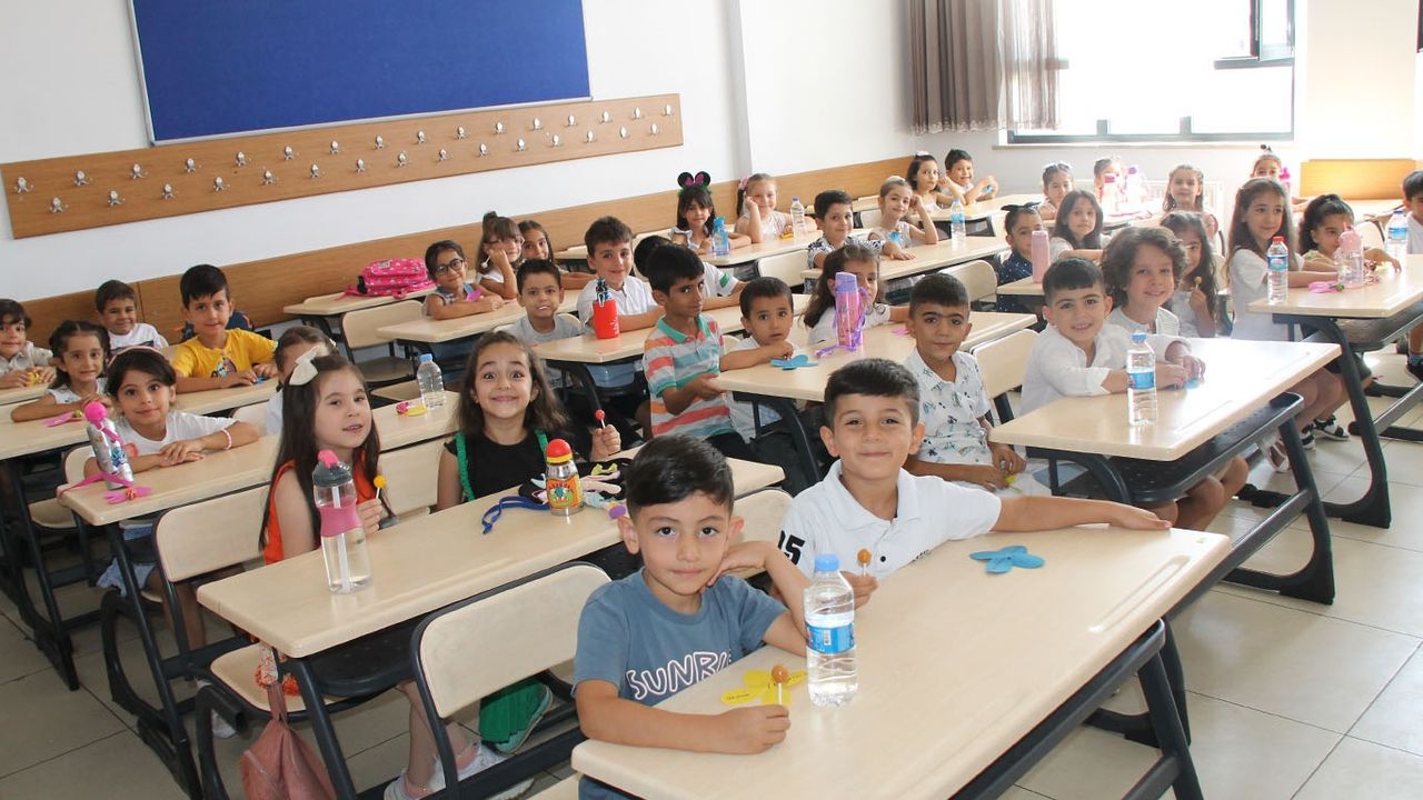 20 milyon öğrenci ders başı yaptı