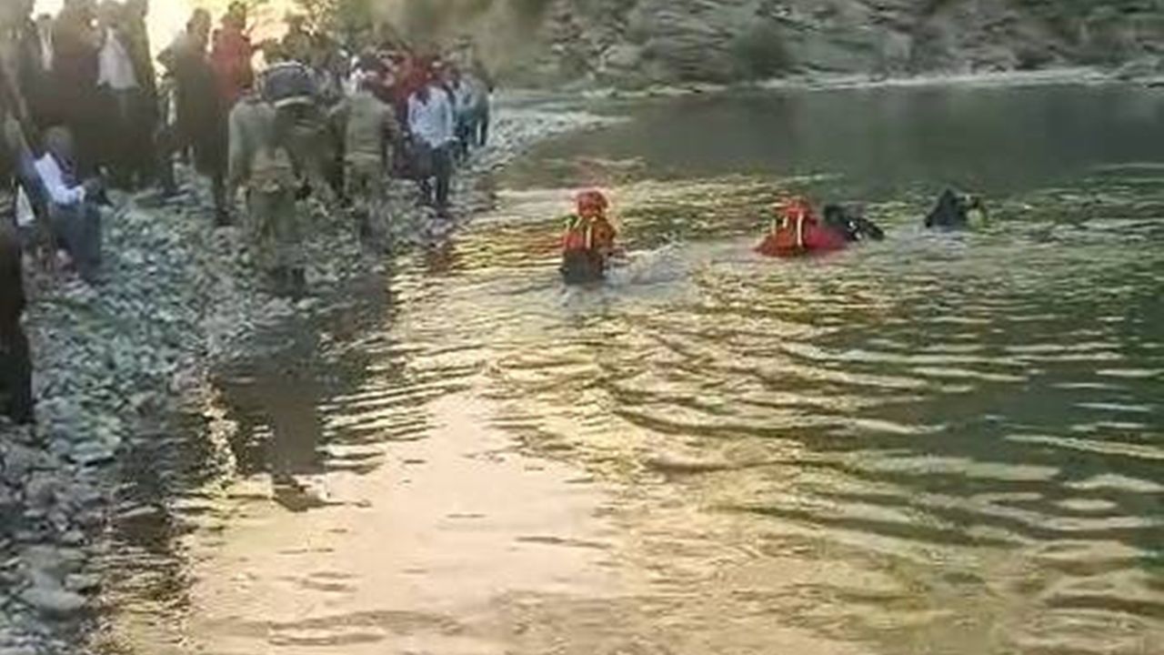Bitlis’te dereye giren genç boğularak hayatını kaybetti