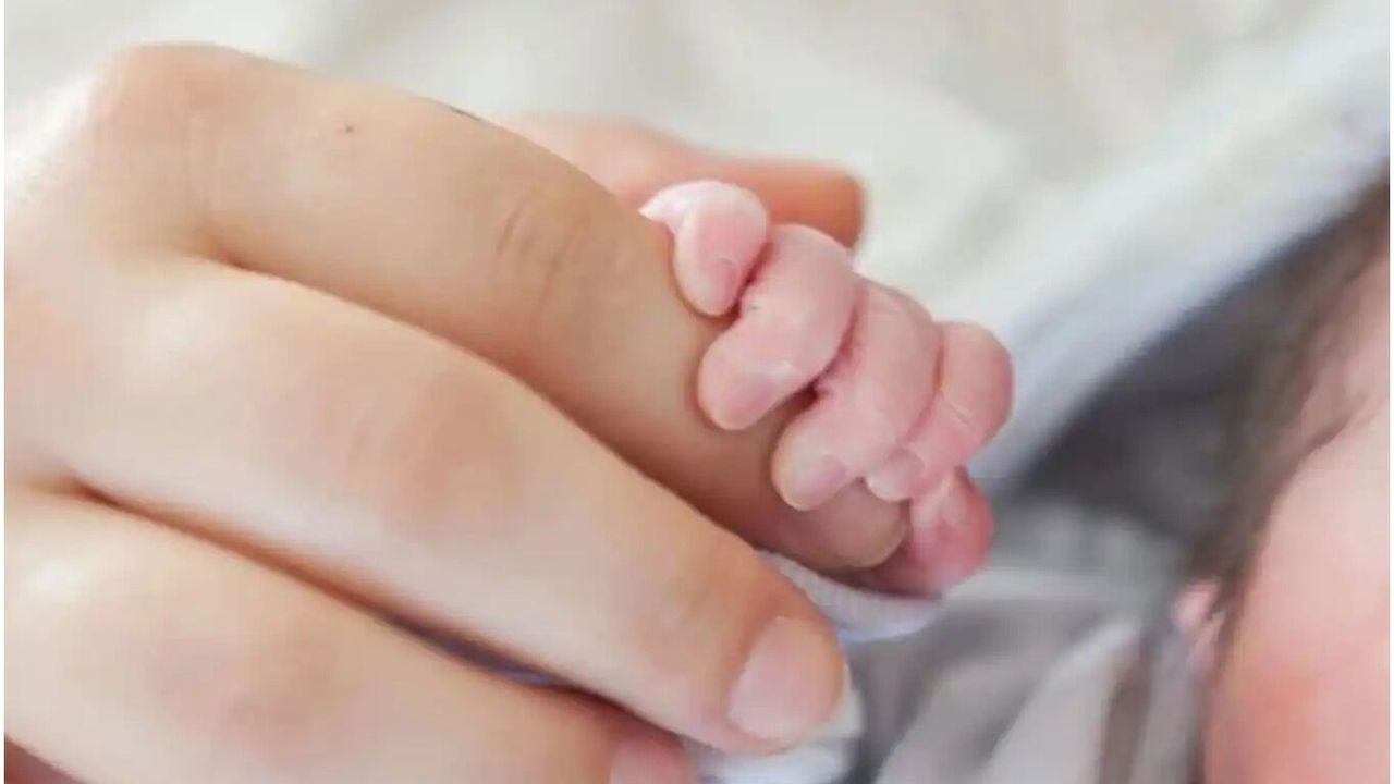 Annelerin gözü Meclis'teki doğum izni düzenlemesinde