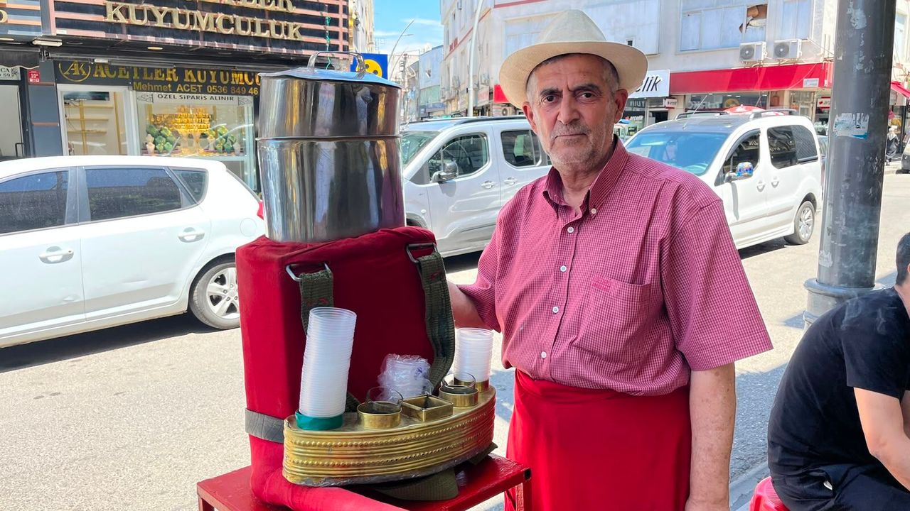 Hem Serinlik Hem Şifa: Meşhur Meyan Kökü Şerbeti Tezgahlarda