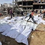 Gazze'de enkazdan 55 şehidin naaşı çıkarıldı