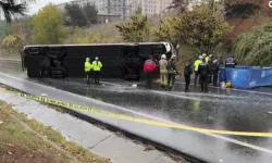 İstanbul'da yolcu otobüsü devrildi: 2 ölü 15 yaralı