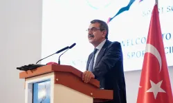 Bakan Tekin Spor Bilimleri Kongresi'ne katıldı