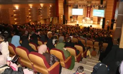 Gaziantep'te "Yolumuzu Aydınlatan Yıldızlar" temalı program düzenlendi