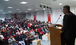 Rektör Demir, öğrencilere yurt dışında burslu eğitim olanaklarını anlattı