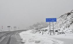 Karabet Geçidi'nde kar yağdı: Trafik olumsuz etkilendi