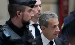 Eski Fransa Cumhurbaşkanı Sarkozy'nin cezası onandı