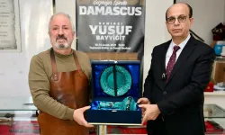 Başkan Geçit: Yusuf usta 53 yıldır demir işçiliği gibi zor bir meslek dalını başarıyla yerine getiriyor