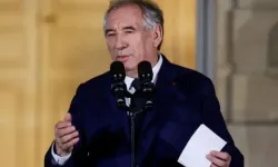 Fransa'da Başbakan Bayrou yeni hükümeti kurdu