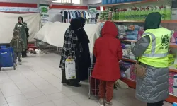 İhtiyaç sahibi ailelere Umut Market aracılığıyla gıda yardımı