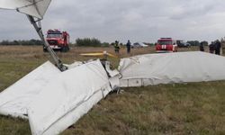 Küçük Uçak Düştü Pilot Hayatını Kaybetti