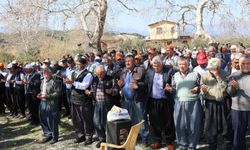 Kuraklık endişesi nedeniyle mahalleli yağmur duasına çıktı