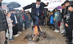 Vali Canalp, Nevruz Ateşini Kozluk İlçesinde Yaktı