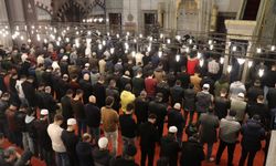 Tarihte ilk defa Sultanahmet Camii'nde hatimle teravih namazı kılındı