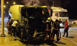 Malatya'da seyir halindeki beton mikser alev aldı