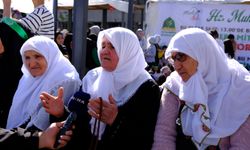 Van’da Mevlid-i Nebi etkinliğe katılan yaşlılar gözyaşlarına hakim olamadı