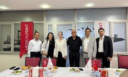 Batman Medical Point Hastanesi'nden Hemşireler Gününe Özel Kutlama