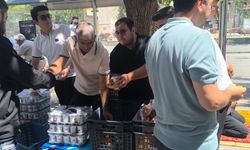 Hayırseverlerden Simit Ayran İkramı