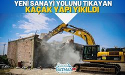 Yeni Sanayi Yolunu Tıkayan Kaçak Yapı Yıkıldı
