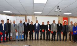 Başarılı Okul Müdürlerine Plaket