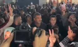 Gelê Xezzeyê li kolanan: Dirûşmeyên "Berxwedan bi ser ket" kirin qîrînî