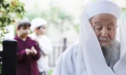 Mahmut Efendi Kimdir, Hangi Cemaattendir?