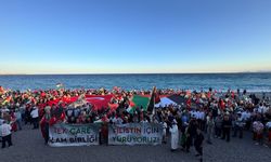 Binlerce Antalyalı Gazze için yürüdü