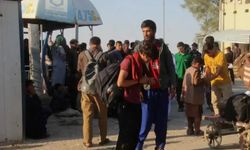 Bir günde 12 bin Afgan, kendi ülkelerine geri döndü