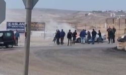 Batman'da Motoru Alev Alan Araca Vatandaşlar Yardıma Koştu