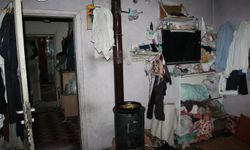 Harabe Evde Yaşam Mücadelesi Veriyorlar