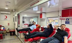 AK Parti İl Başkanı Hüseyin Şansi ve Teşkilat Üyeleri Kan Verdi