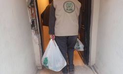 Umut Kervanı İskenderun’da ihtiyaç sahibi ailelere gıda ve et ulaştırdı