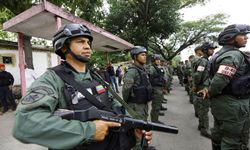 Venezuela'da seferberlik: Maduro'dan ABD'nin "sömürgeci yaklaşımına" sert uyarı