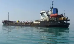 Îranê dest danî li ser du keştîyên ku sotemeniya qaçax hildigirt