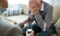 Alzheimer hastalarına yaklaşımda empati ve sabır önemli!