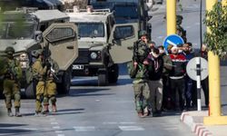 Batı Şeria'da işgalcilerin baskınları sürüyor