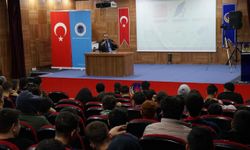 Bilim Kafe’de Evrenin Şifreleri Konuşuldu