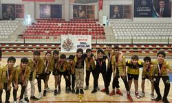 Hentbolda Şampiyon Petrol Ortaokulu