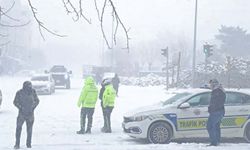 Kar etkisini sürdürüyor: Ulaşımda aksamalar