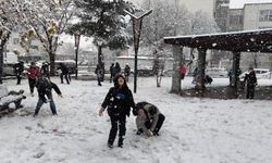 Kar ve buzlanma eğitimi aksattı: 20 ilde okullar tatil