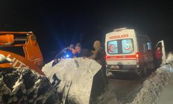 Karda mahsur kalan 80 yaşındaki vatandaş kurtarıldı