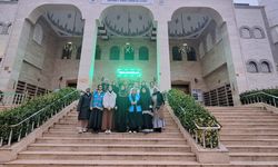 Kız Öğrenciler Sabah Namazında Buluştu