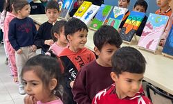 Minik Ressamlar Sergi Açtı