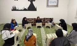 Öğrenciler Kur’an-ı Kerim Öğreniyor