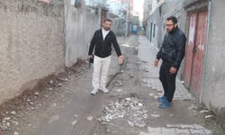 "Yıllardır çamur ve çukurlarla dolu sokaklarda Yaşıyoruz"