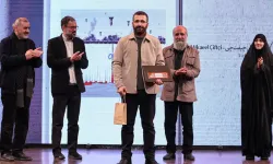 Di pêşbirka navneteweyî de ji Karîkaturîst Mîkaîl Çîftçî re diyarîyek taybet hat dayîn