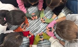 Batmanlı Çocuklardan Kış Hazırlığı: Örgü Atölyesinde Buluştular